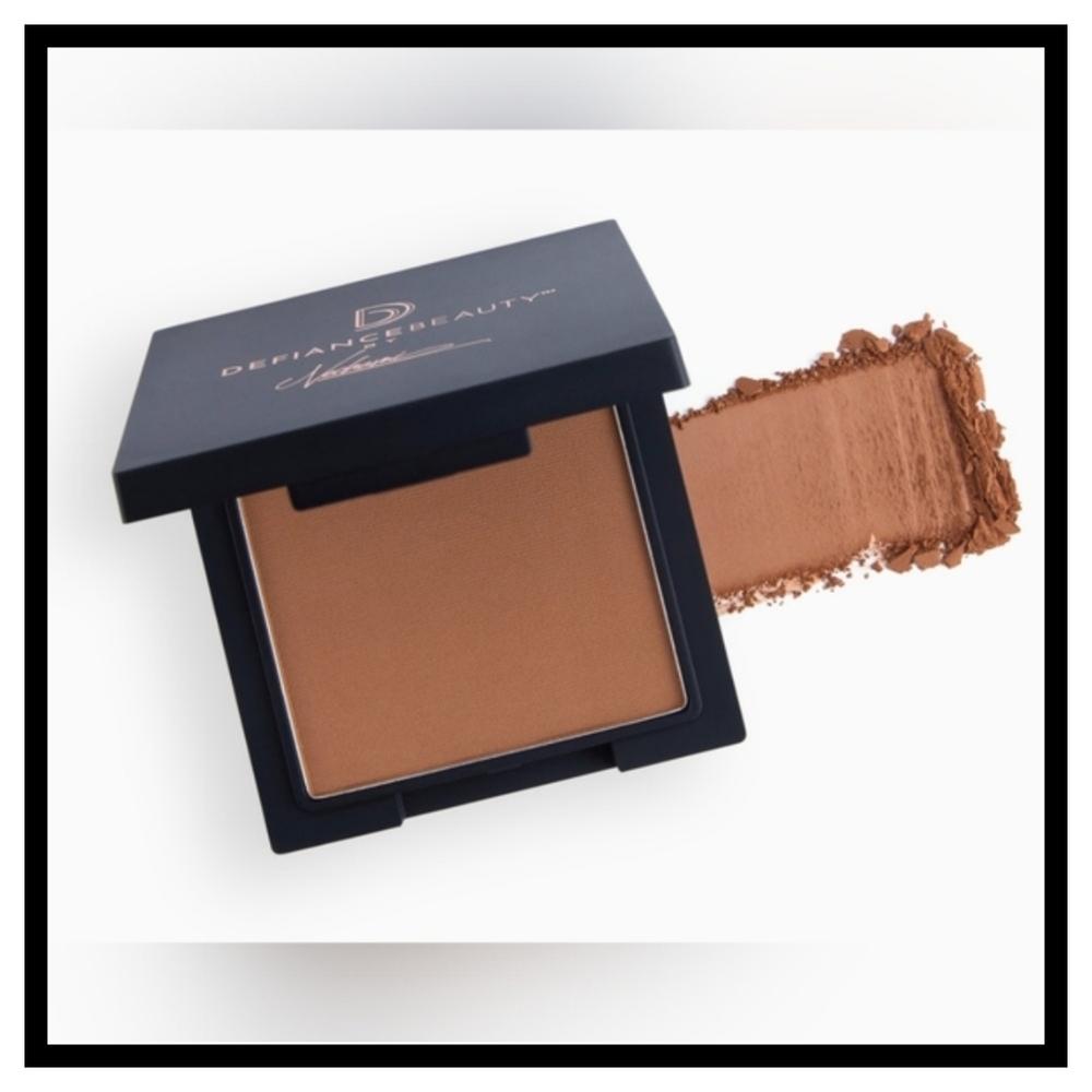 Defiance Beauty Satin Sovereign Bronzer in Shade Goddess Glow